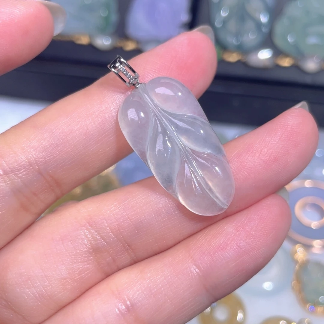颈饰18K金镶嵌翡翠翡翠