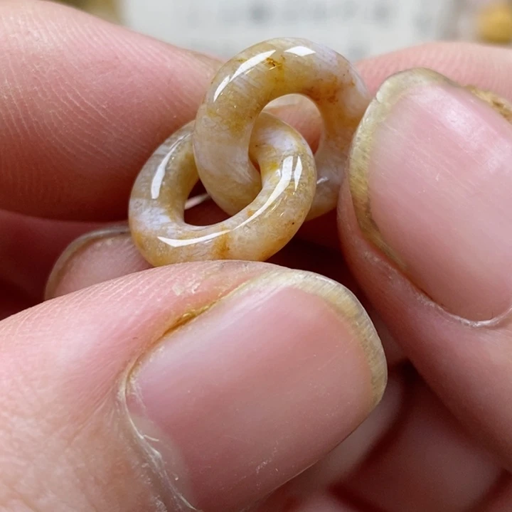 颈饰未镶嵌硅化珊瑚（珊瑚玉）小