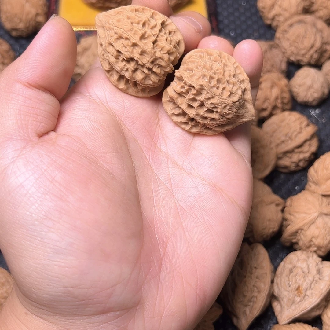 文玩核桃吊坠黑桃A