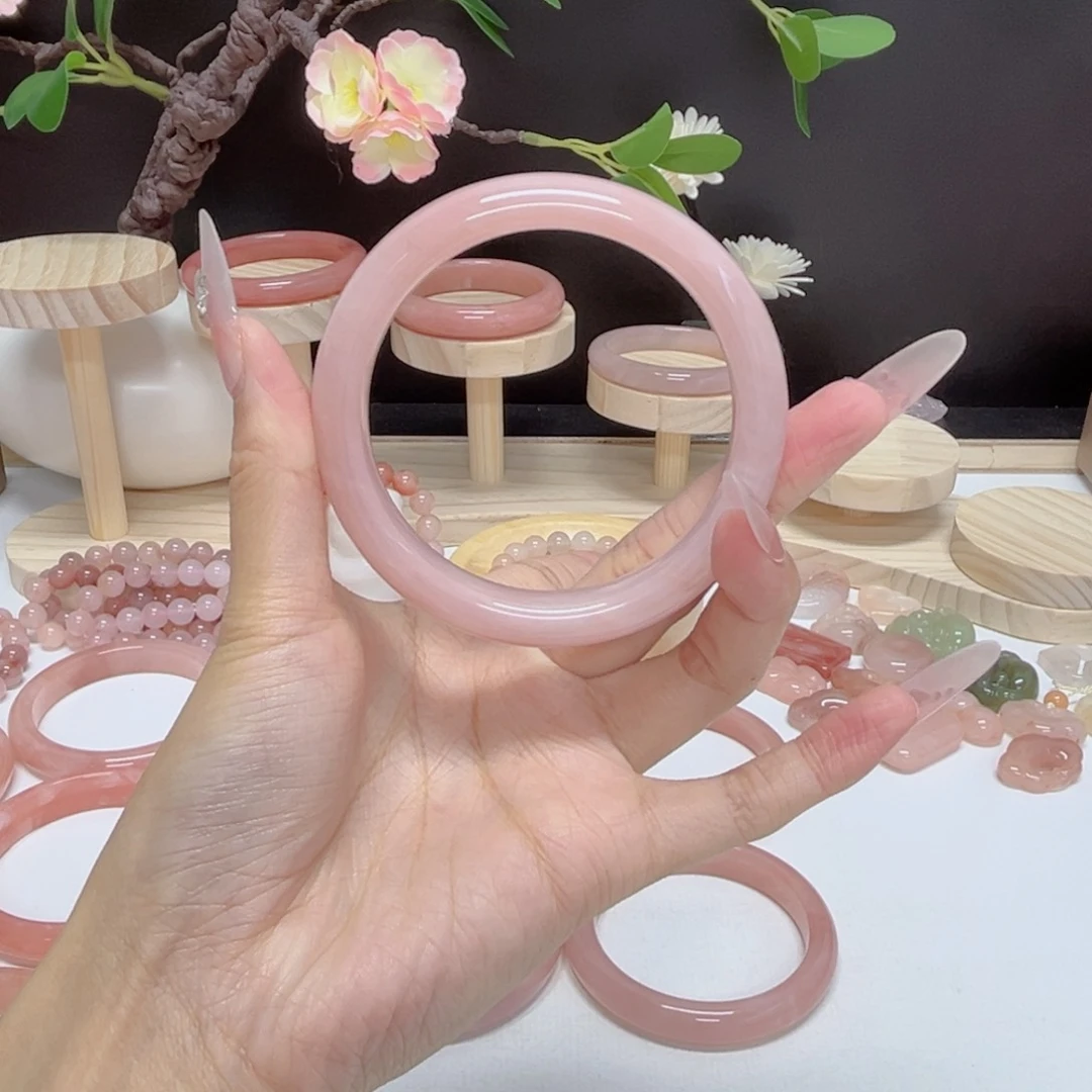 未镶嵌手镯石英质玉?**西