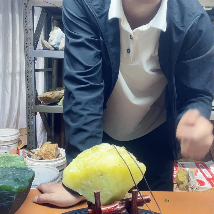 用***1未镶嵌蛇纹石玉珠宝奇石107