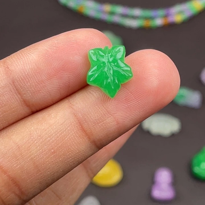 翡翠未镶嵌颈饰吊坠