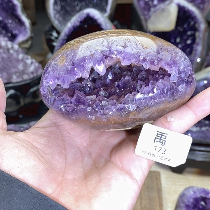 紫晶未镶嵌大型摆件（非配饰）