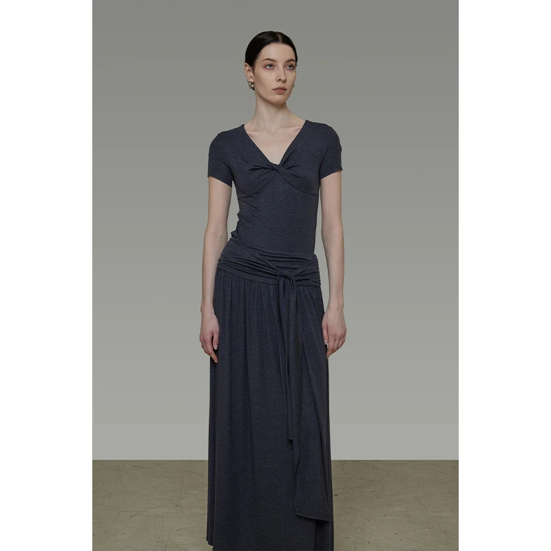 UNSPOKEN【V领扭结设计 慵懒垂坠感】短袖系带半裙两件套UX25S083