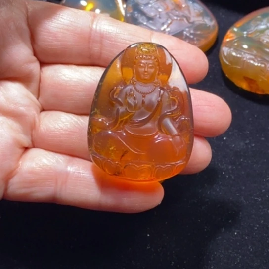 琥珀未镶嵌裸石观音13.6克
