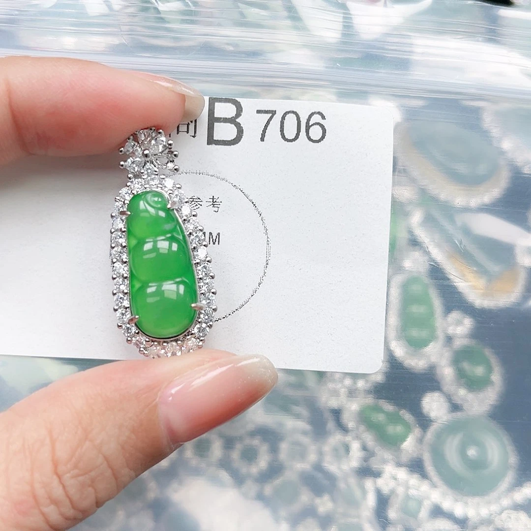 翡翠颈饰未镶嵌翡翠706