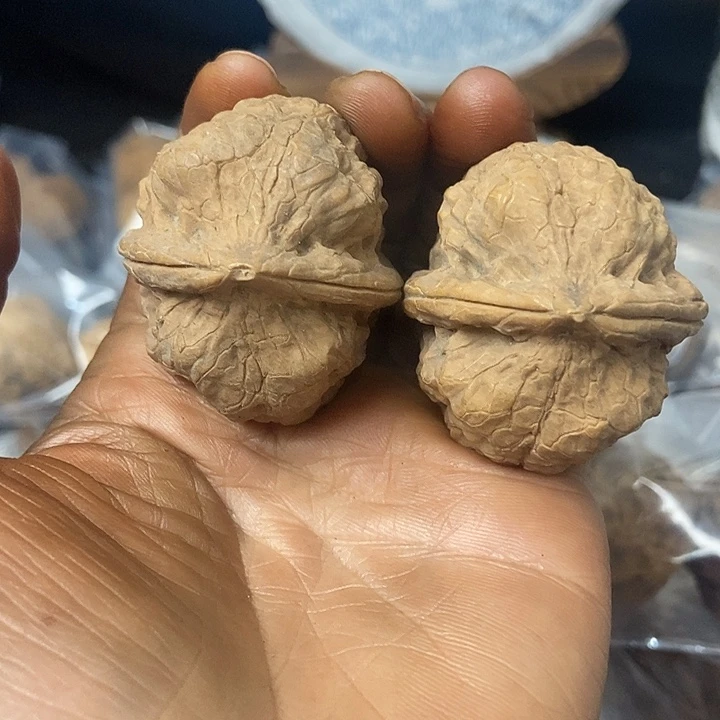 把件文玩核桃云南铁核桃基地微霞49