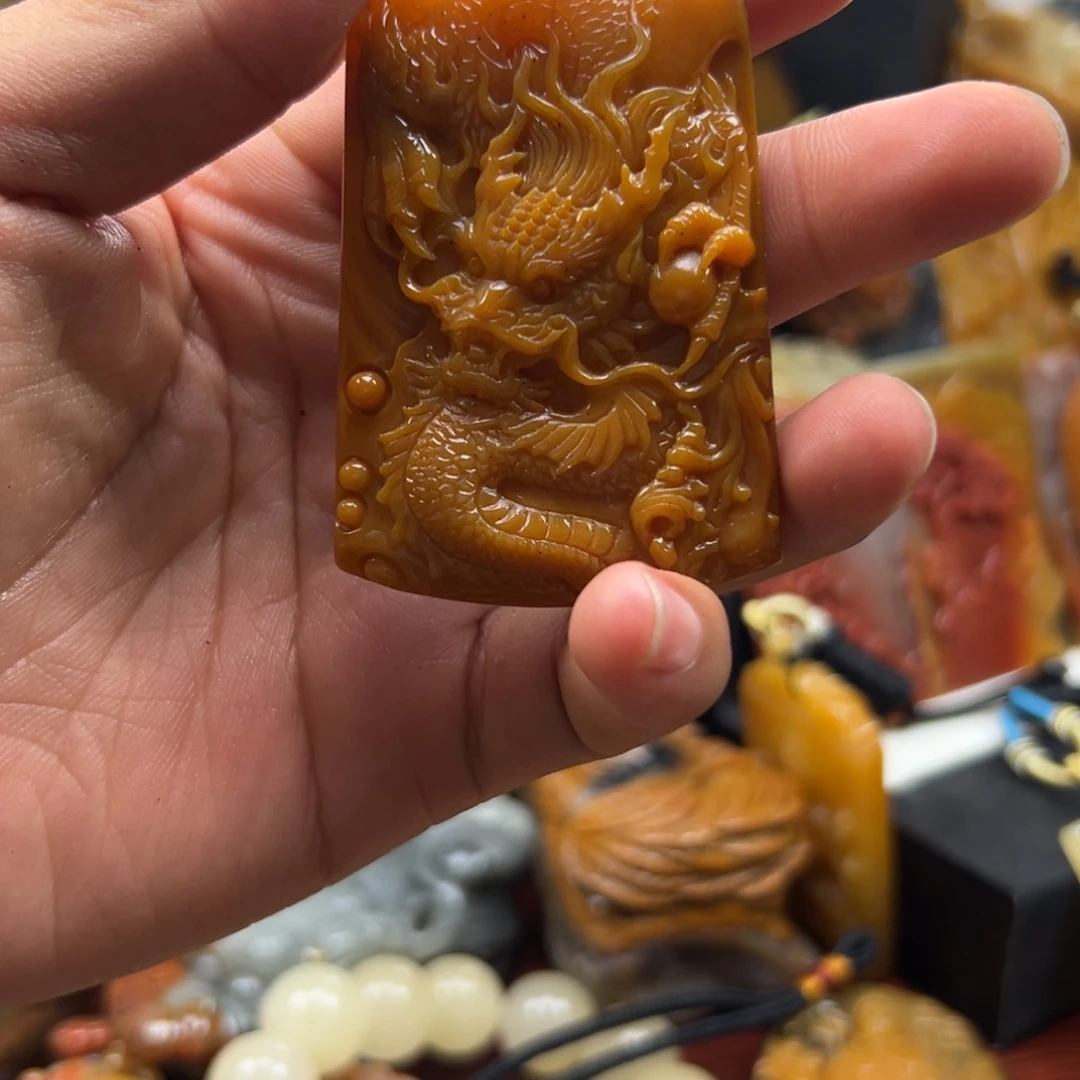 石英质玉（黄龙玉）未镶嵌黄龙玉