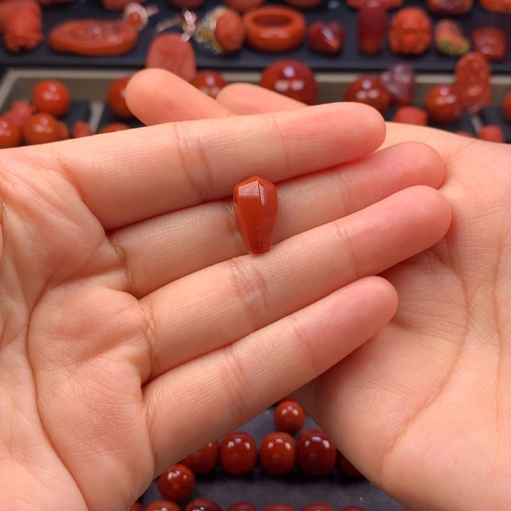 南红玛瑙未镶嵌鲨鱼背三通8.7MM