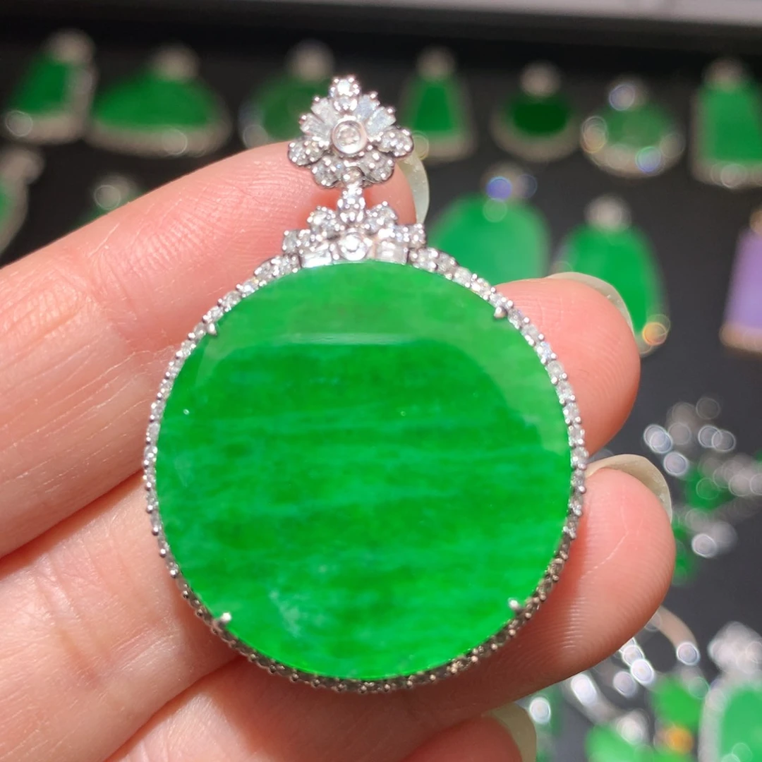 翡翠颈饰18K金镶嵌翡翠