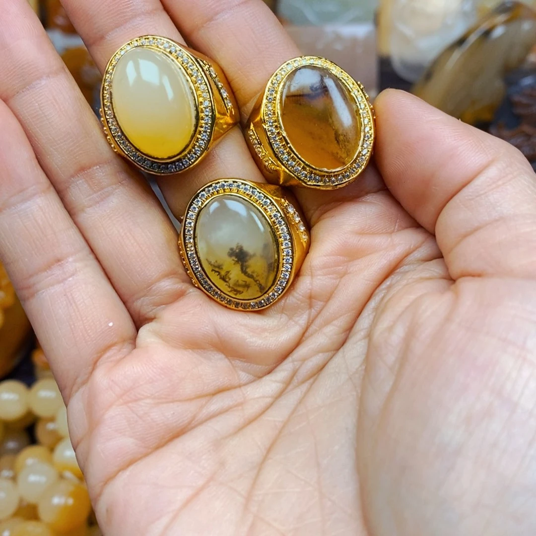 石英质玉（黄龙玉）颈饰未镶嵌
