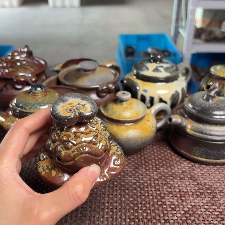 茶杯紫砂金蟾如意