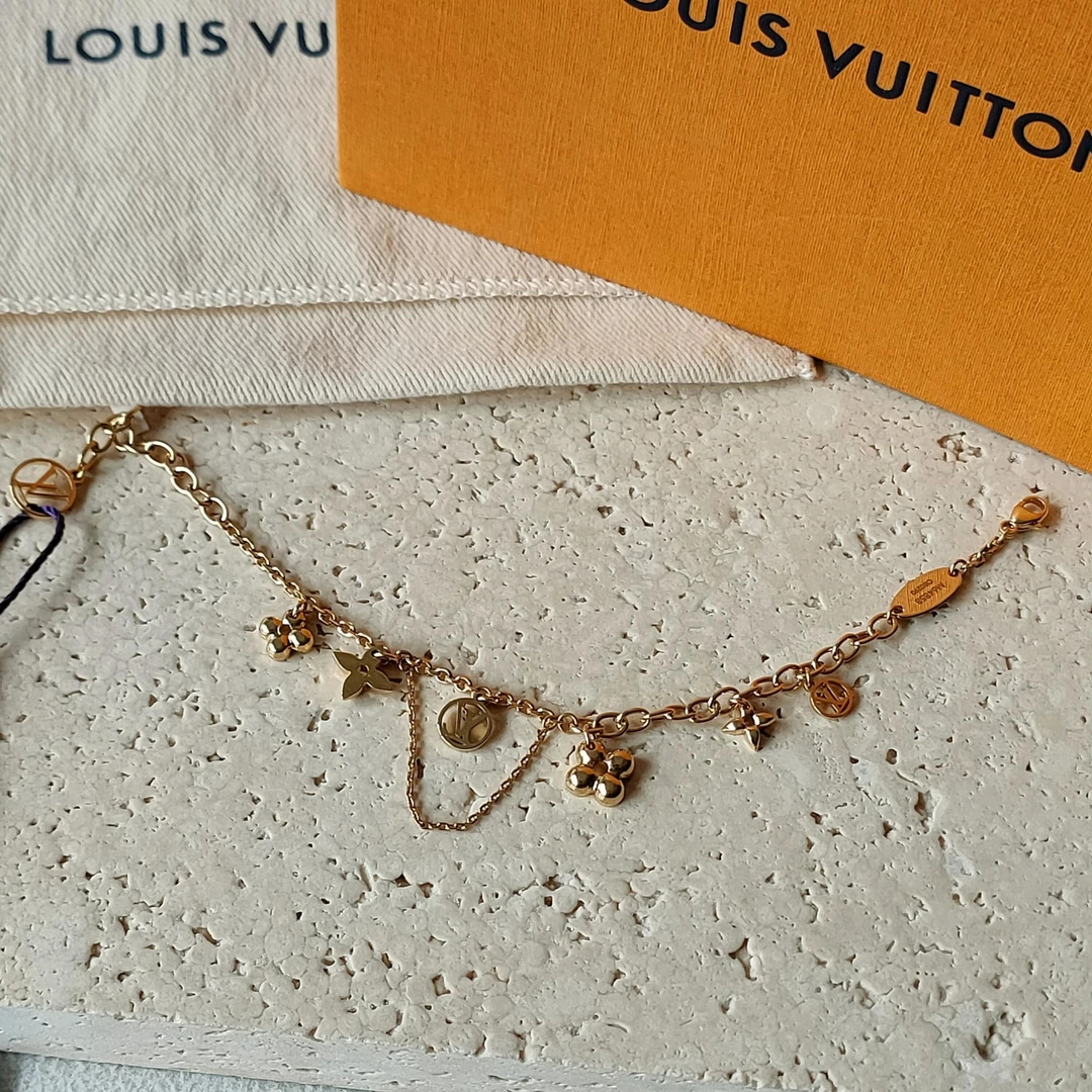 95新 LouisVuitton/路易威登 Azul-LV 金色blooming花朵手链45799