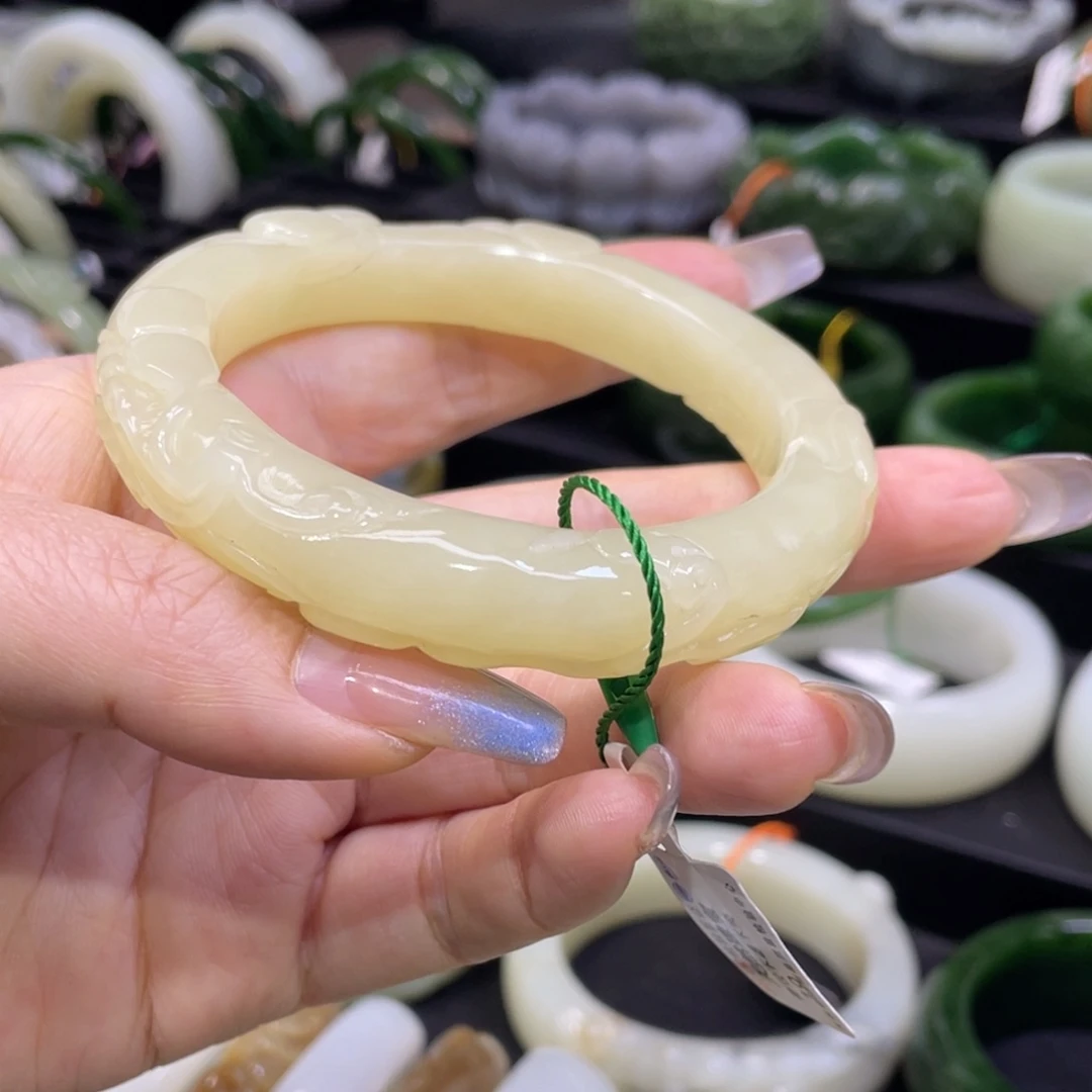 未镶嵌手镯和田玉