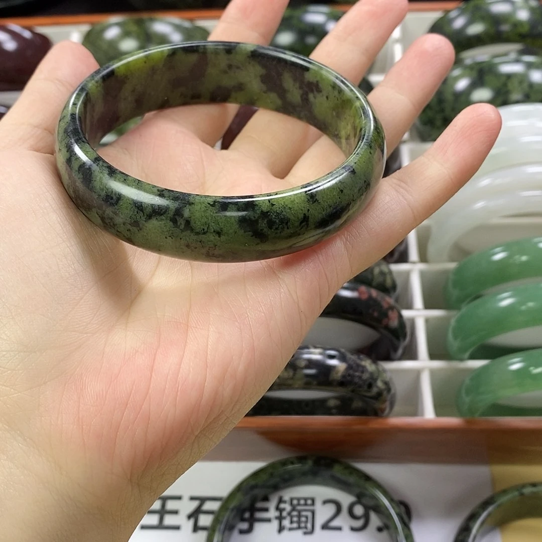 蛇纹石玉未镶嵌座垫