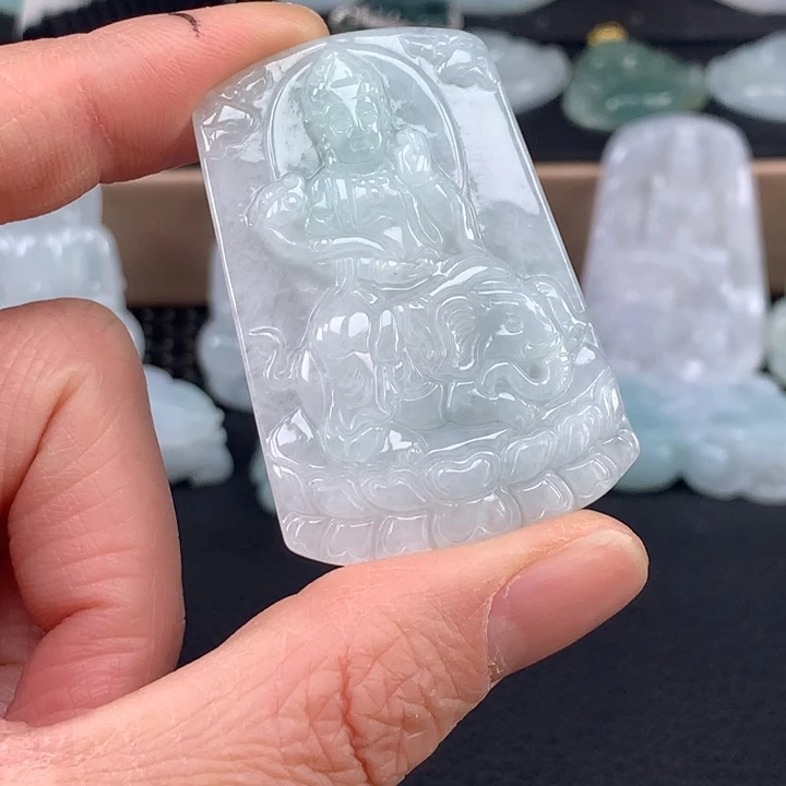 颈饰未镶嵌翡翠普贤菩萨
