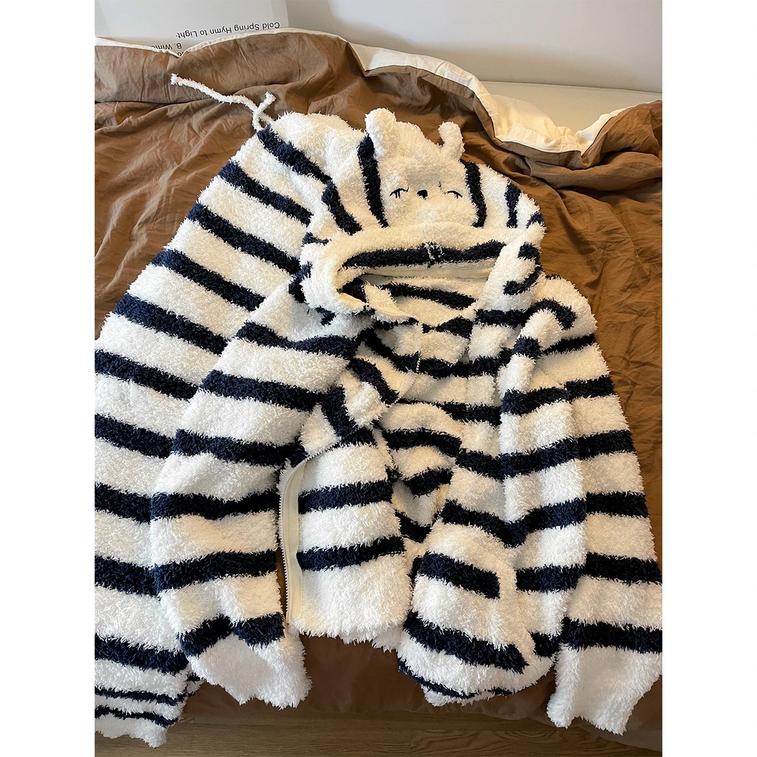 冬季可外穿针织保暖睡衣女2025新款半边绒条纹连帽加厚居家服套装