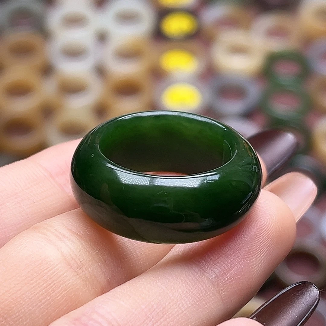 和田玉未镶嵌戒指18.9辣菠菜绿
