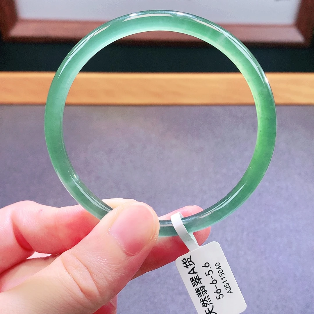 未镶嵌手镯翡翠天然翡翠