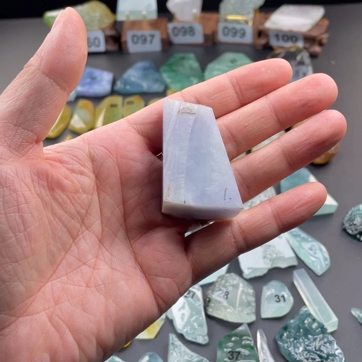 定制翡翠未镶嵌裁***缝