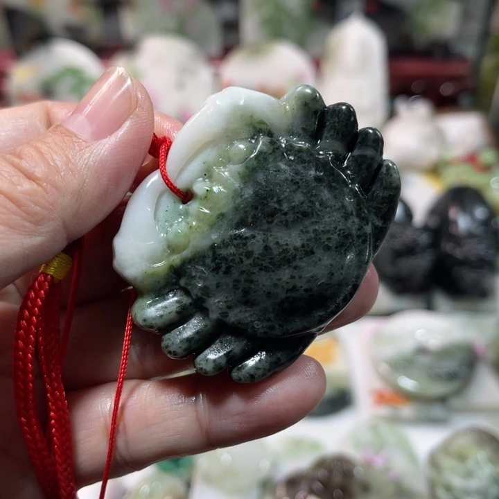 独山玉未镶嵌颈饰