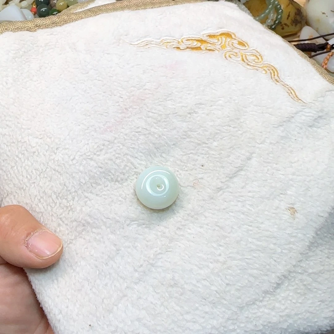 和田玉吊坠(不含链)未镶嵌唐**?