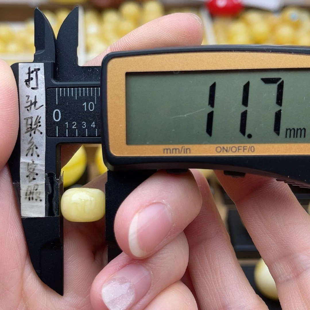 裸石琥珀未镶嵌宁*?蜜蜡老型鸽