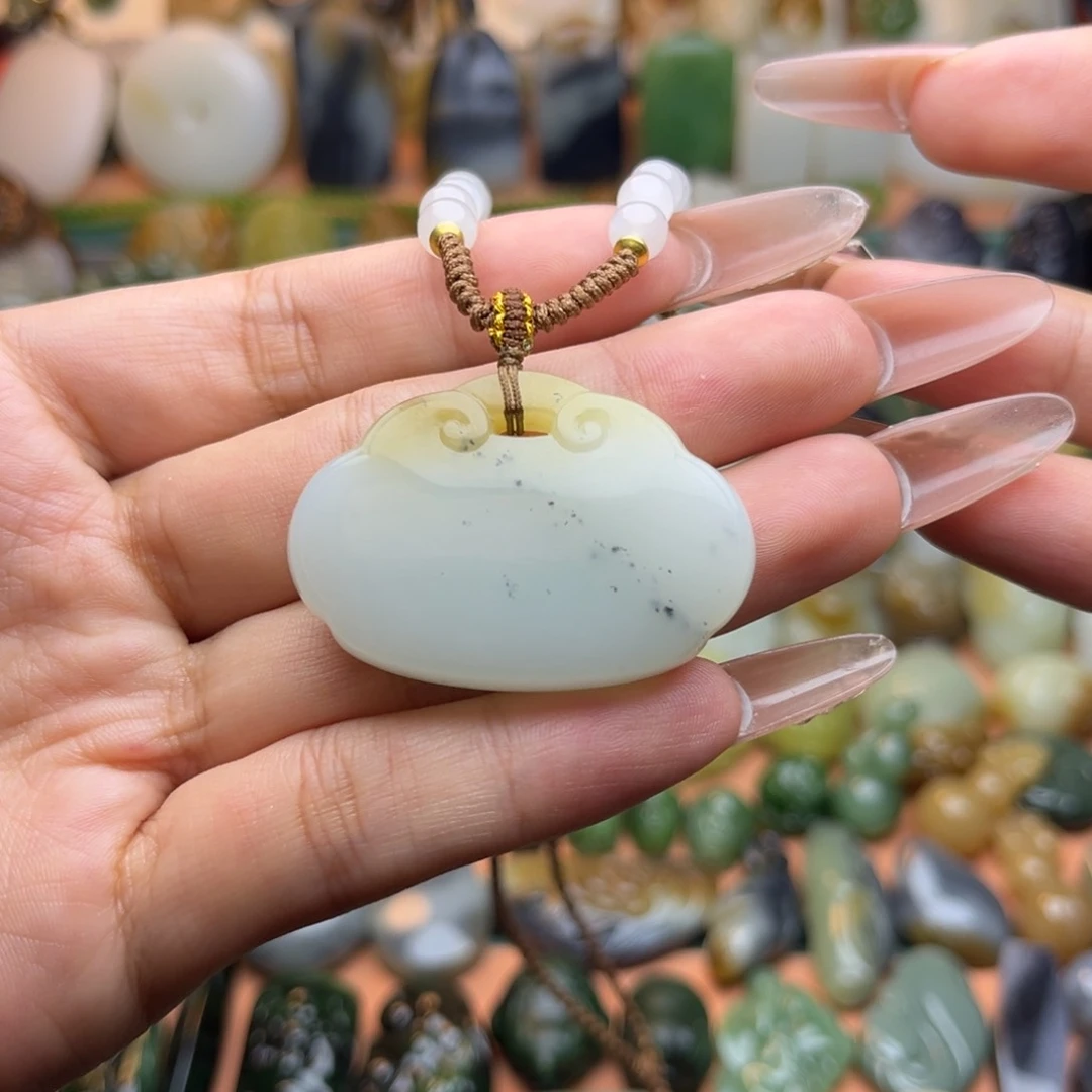 颈饰未镶嵌和田玉