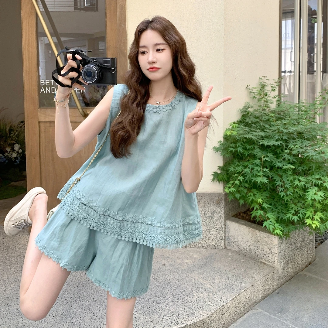 蓝色镂空刺绣花边无袖上衣短裤套装女2025夏新款小个子减龄两件套