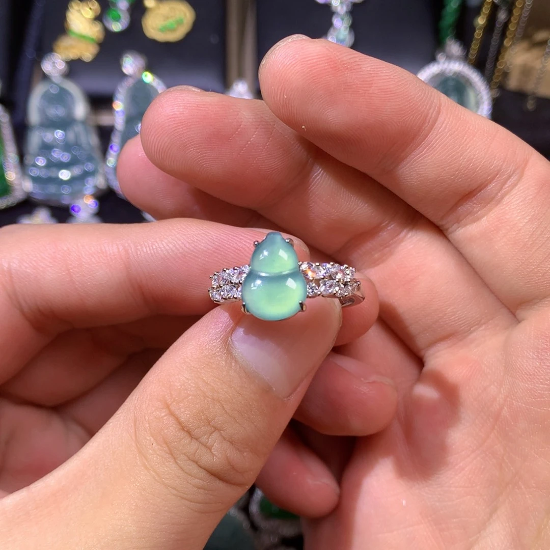 翡翠未镶嵌颈饰755566556777