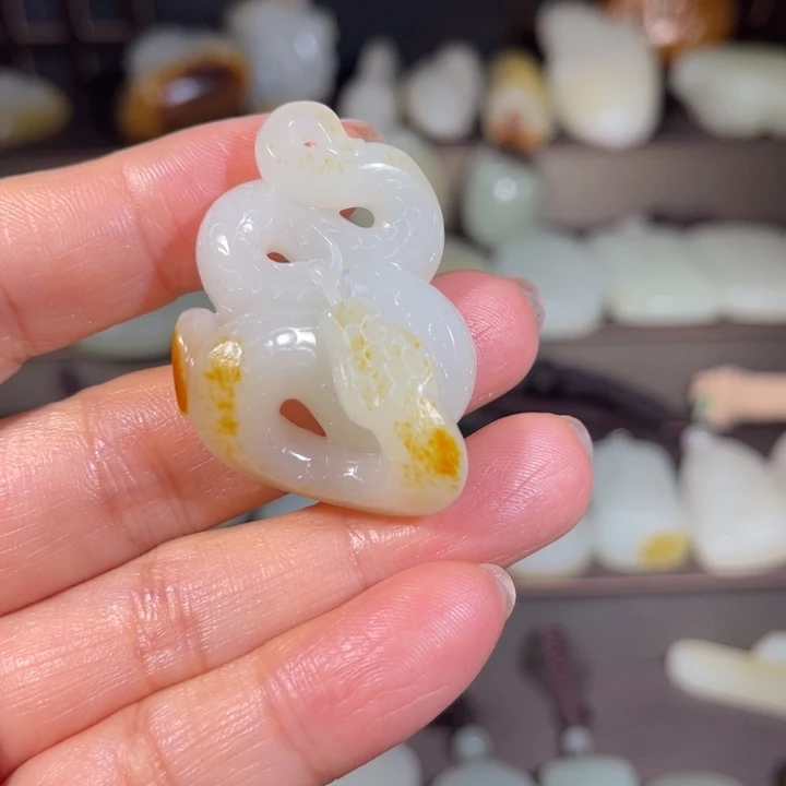 和田玉未镶嵌颈饰