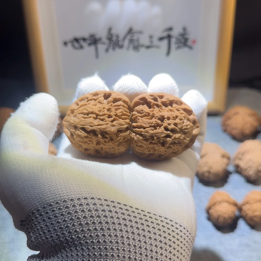 文玩核桃吊坠涿鹿一代南疆石拉丝蚂蚁纹