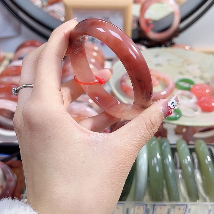 石英质玉手镯未镶嵌奥**?