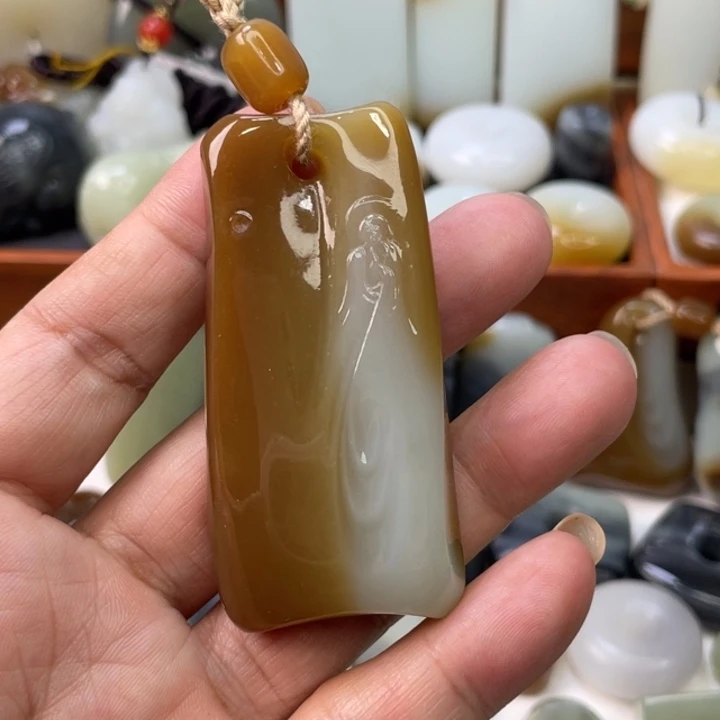 颈饰未镶嵌和田玉
