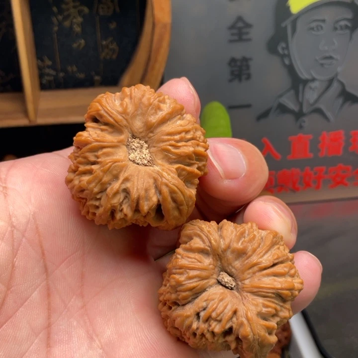 文玩核桃吊坠涿鹿南疆39尺高炮凹底