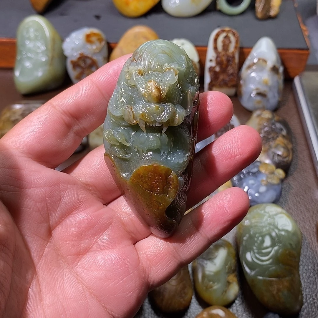 白***云颈饰未镶嵌和田玉