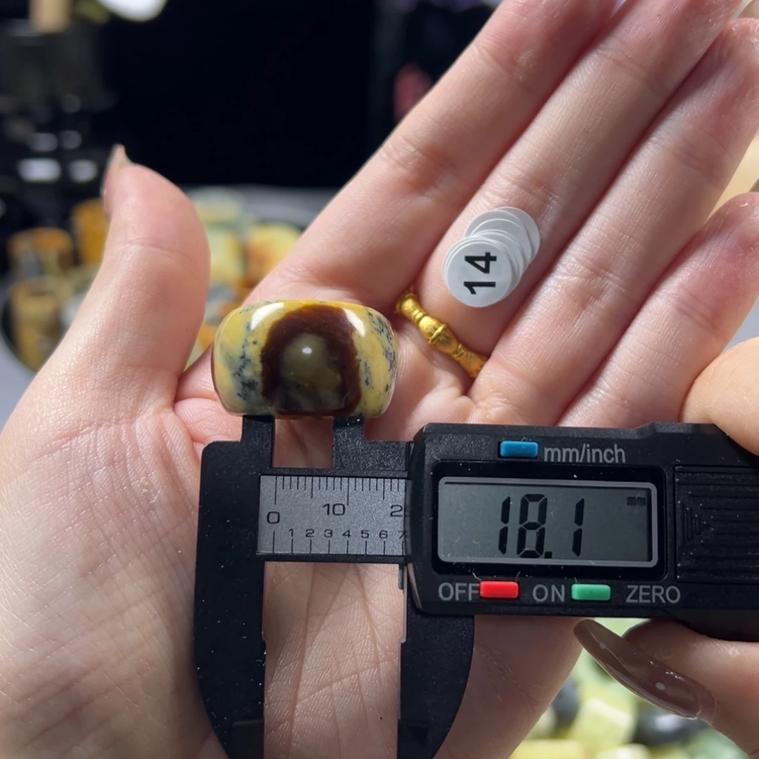 蛇纹石玉未镶嵌戒指