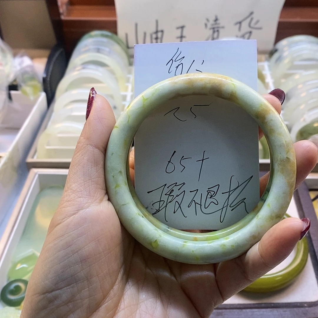 蛇纹石玉手镯未镶嵌伤***子