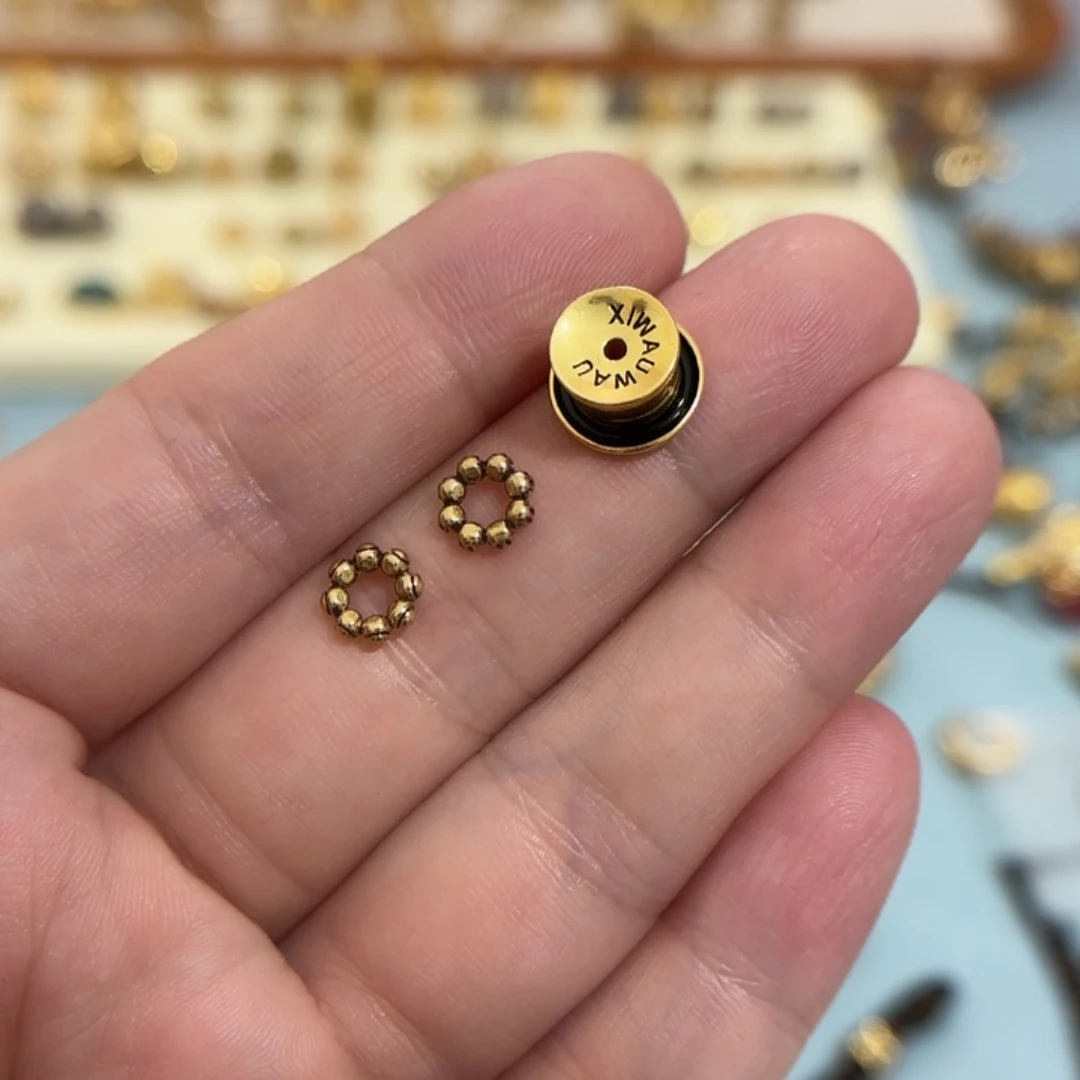 爱****一套配饰小号卡环啊啊啊