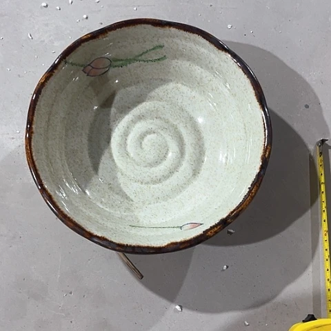 微瑕，不能明火，口径22高度7螺纹1个