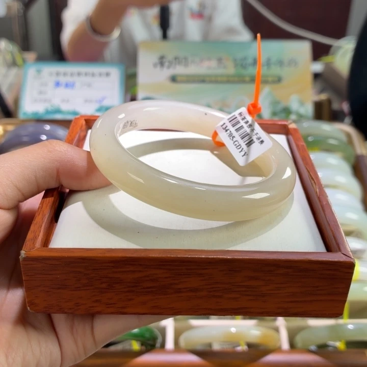 未镶嵌手镯和田玉粉镯57 58 链接19