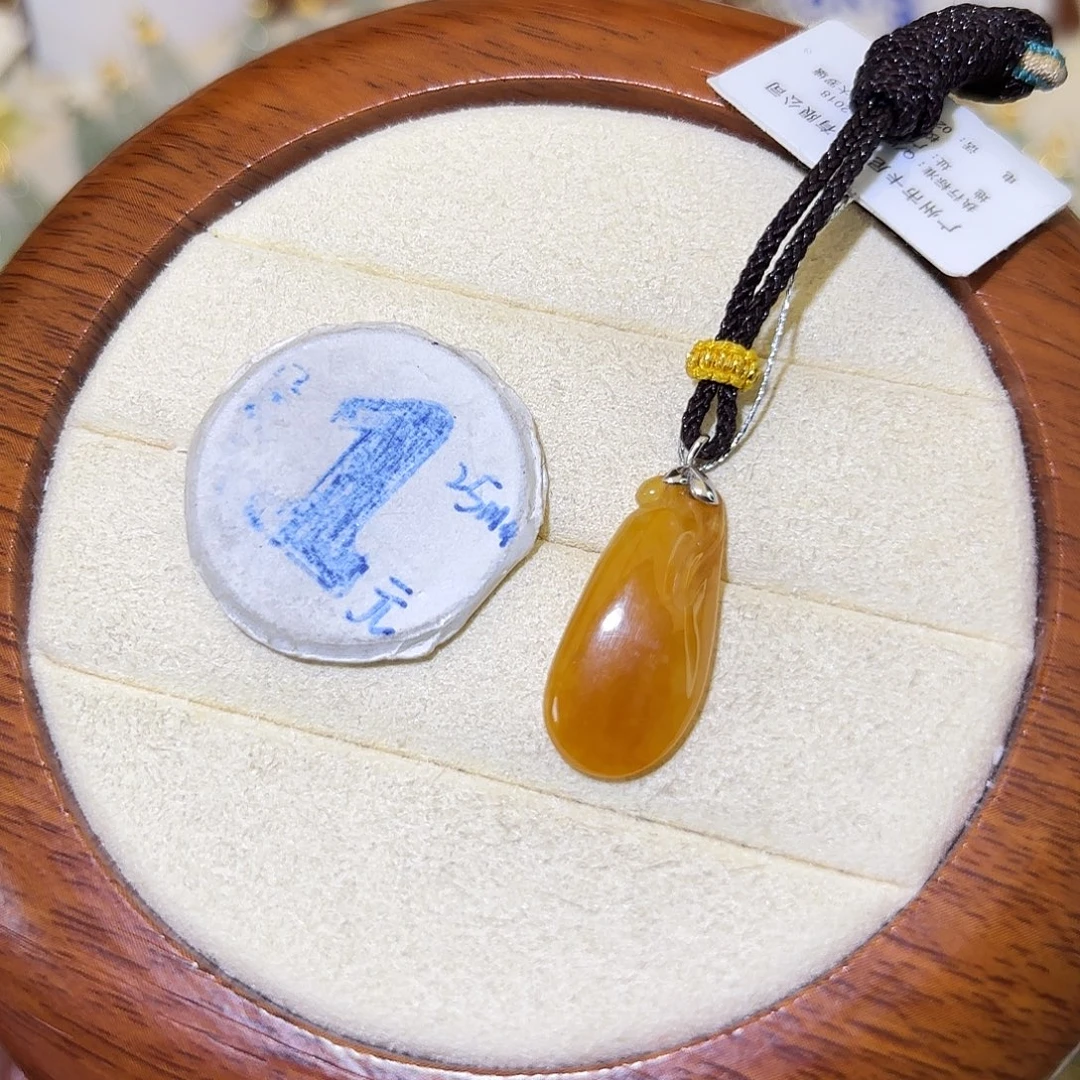 翡翠18K金镶嵌颈饰福瓜