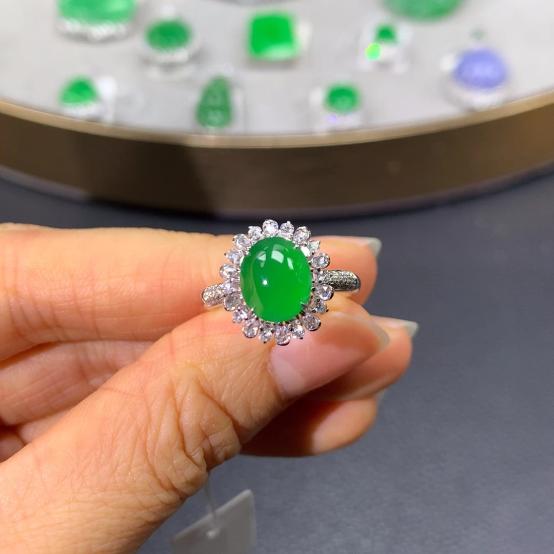 翡翠戒指18K金镶嵌翡翠