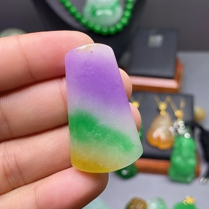 吊坠(赠链)未镶嵌翡翠