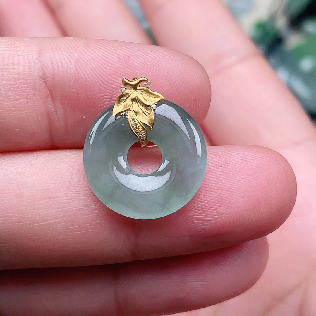 翡翠未镶嵌颈饰甜甜圈