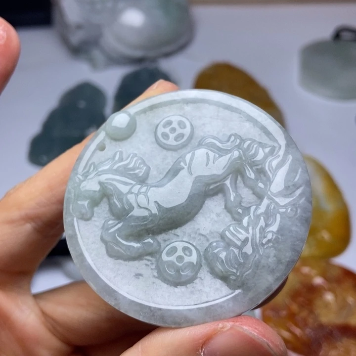 翡翠未镶嵌颈饰翡翠
