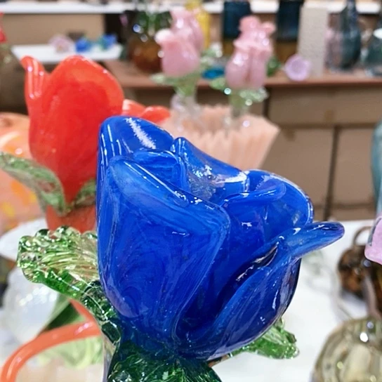 琉璃花瓶高45厘米宽9厘米