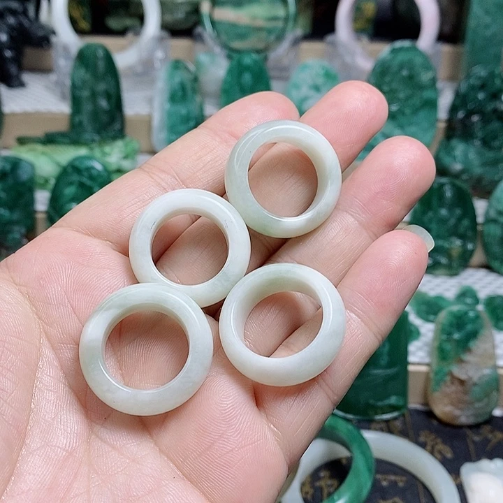 未镶嵌独山玉颈饰任选其一