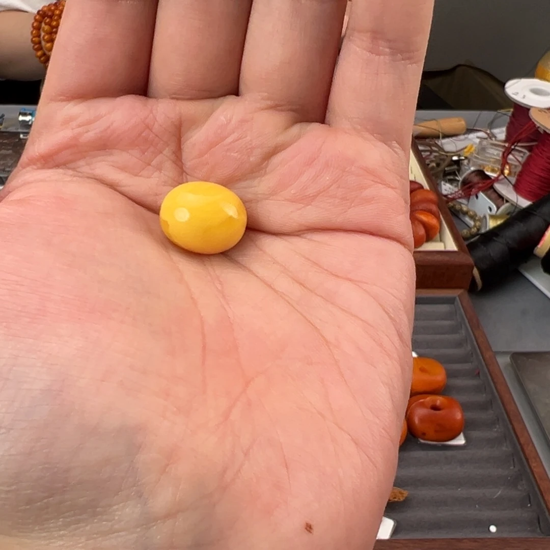 琥珀裸石未镶嵌放**.定制