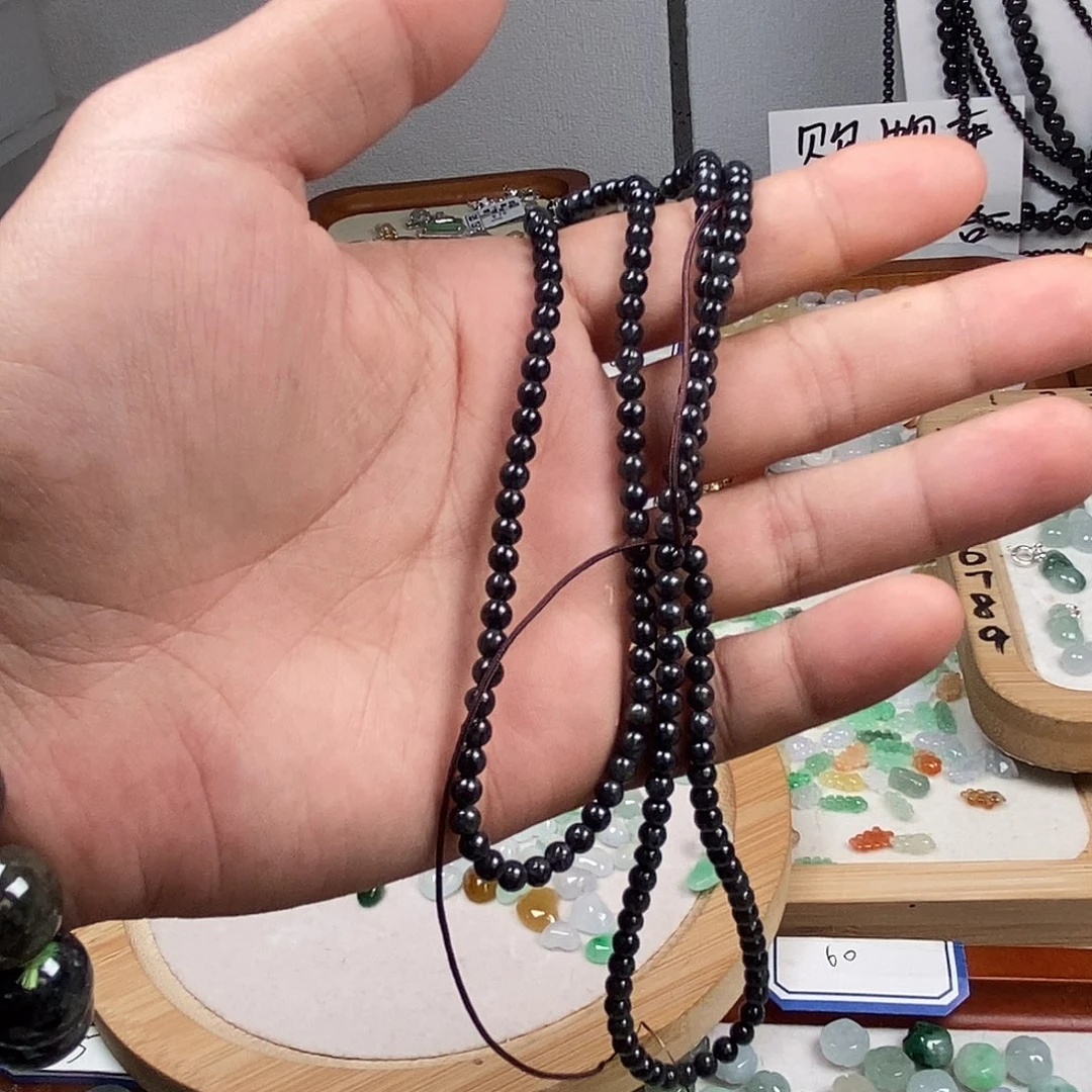 翡翠颈饰未镶嵌乌鸡小项链